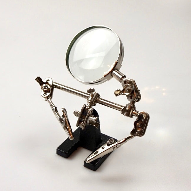 Helping Hand Tool With Magnifying Glass
