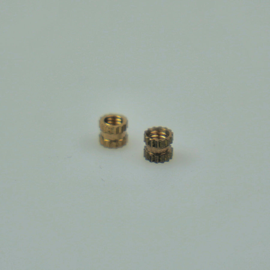 M2.5 Threaded Brass Knurled Nuts - 1 Pair